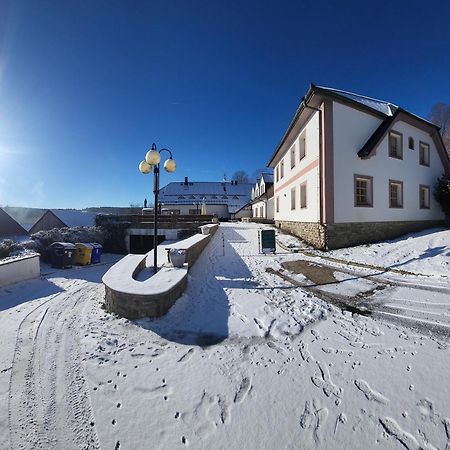 Hotel Zlaty Potok Nicov  ภายนอก รูปภาพ