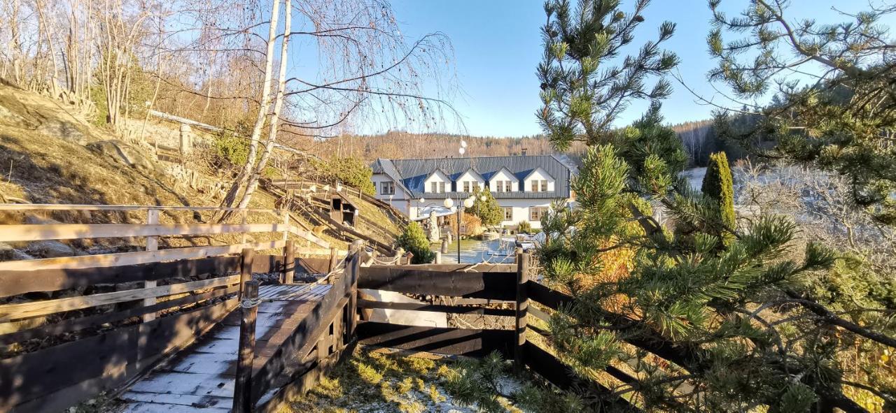 Hotel Zlaty Potok Nicov  ภายนอก รูปภาพ