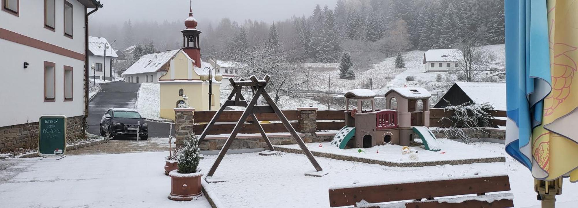 Hotel Zlaty Potok Nicov  ภายนอก รูปภาพ